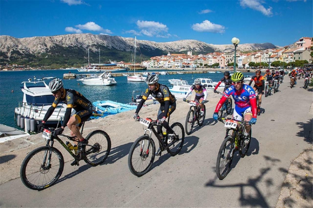 Apartments Myrjam Baška Eksteriør bilde